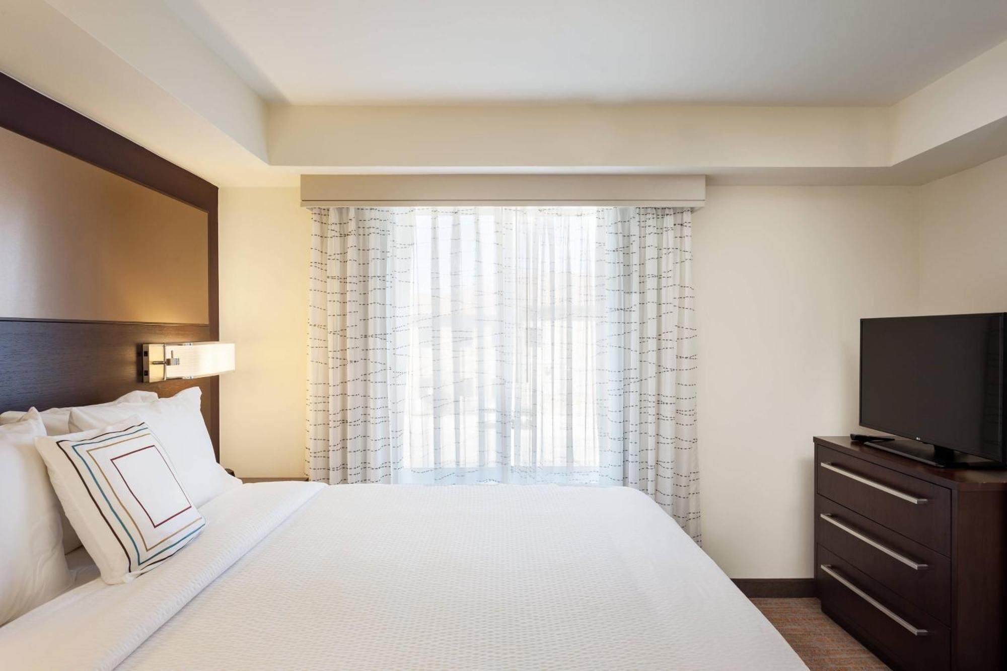 Residence Inn By Marriott Austin Lake Austin/River Place Four Points Exterior photo