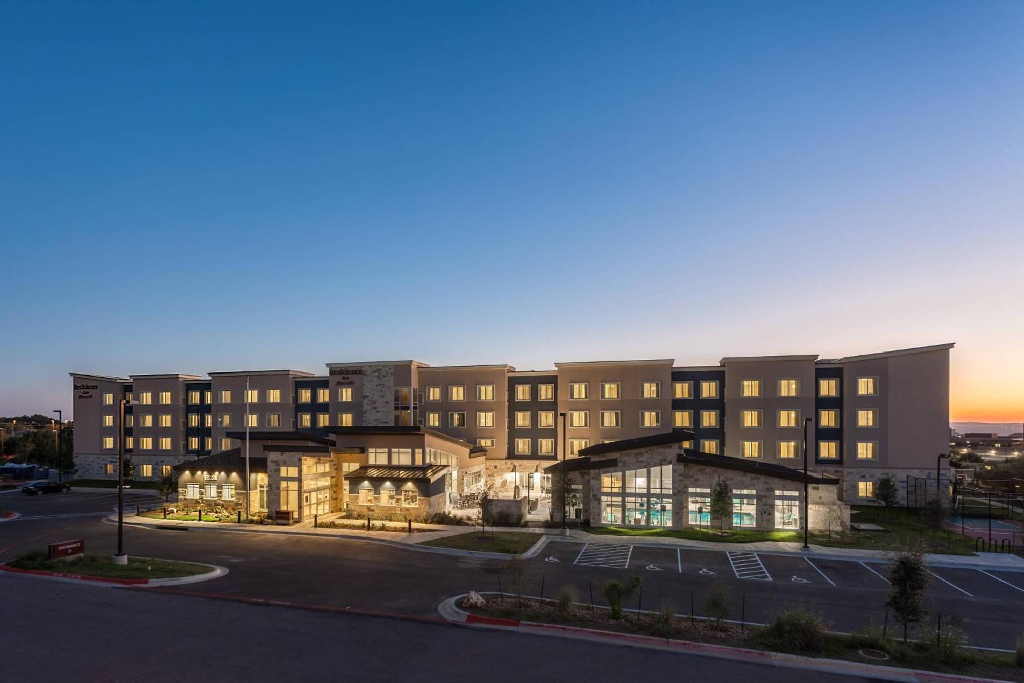 Residence Inn By Marriott Austin Lake Austin/River Place Four Points Exterior photo